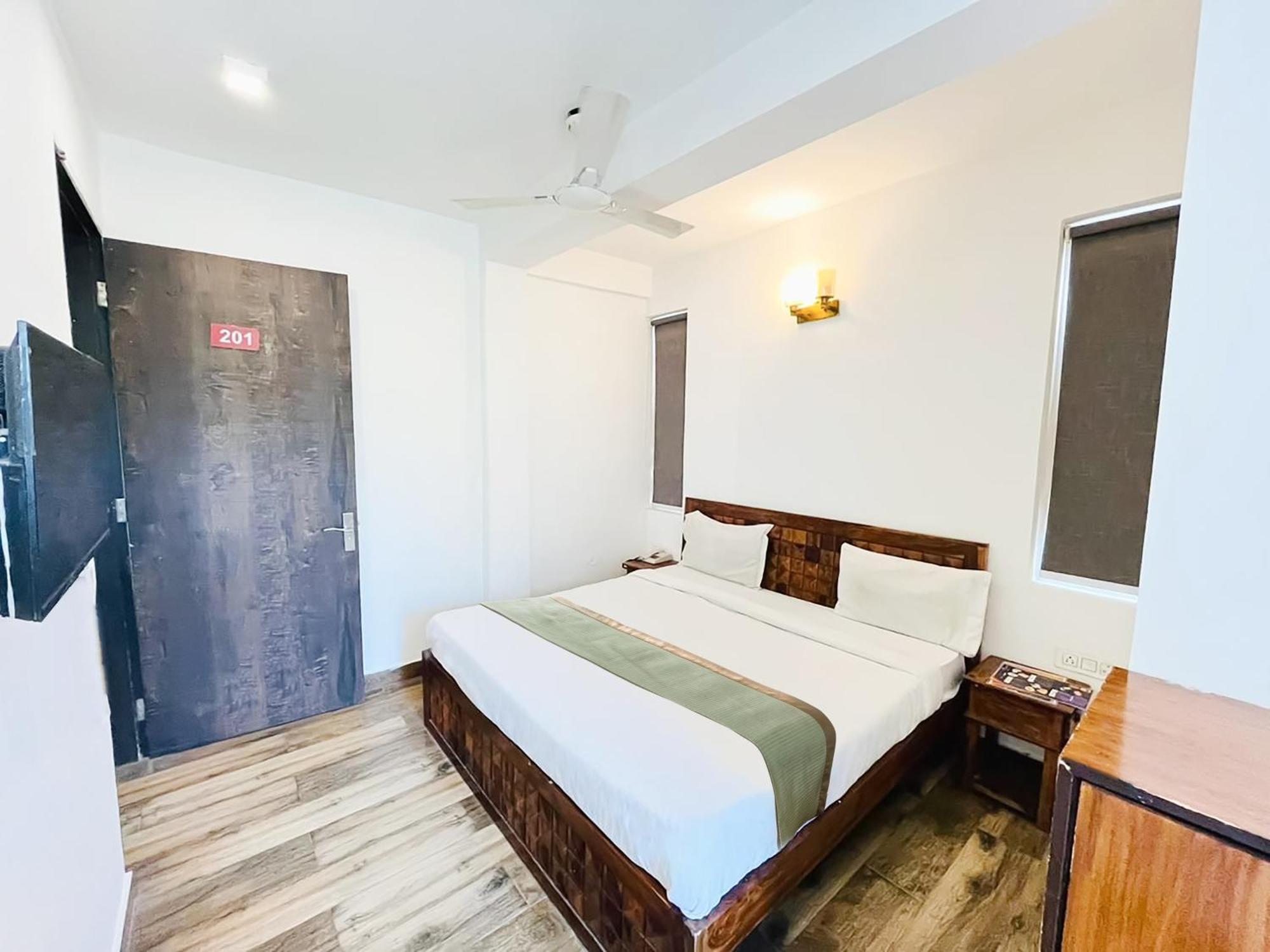 Hotel Blu - Saket Dlf Avenue Hotel
